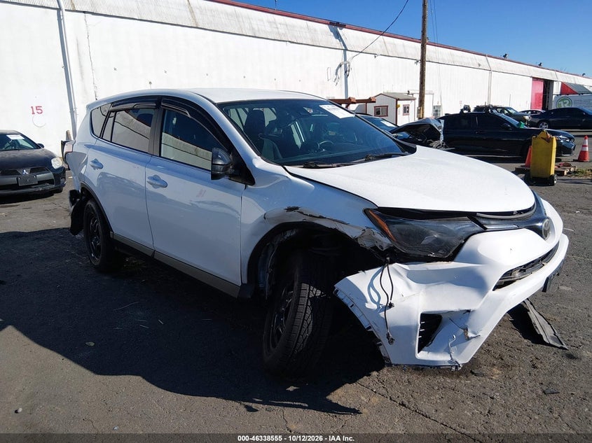 2018 TOYOTA RAV4 LE | 2T3ZFREV4JW464081 | UPCARS