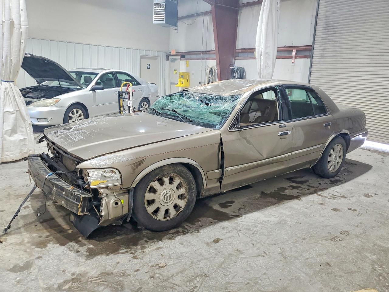 2003 MERCURY GRMARQUIS GS | 2MEFM74W13X619474 | UPCARS