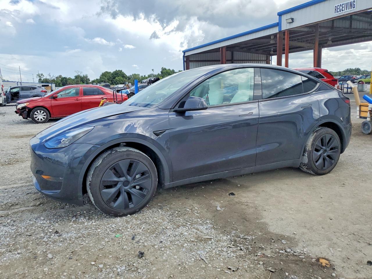 2024 TESLA MODEL Y | 7SAYGDED2RF185140 | UPCARS