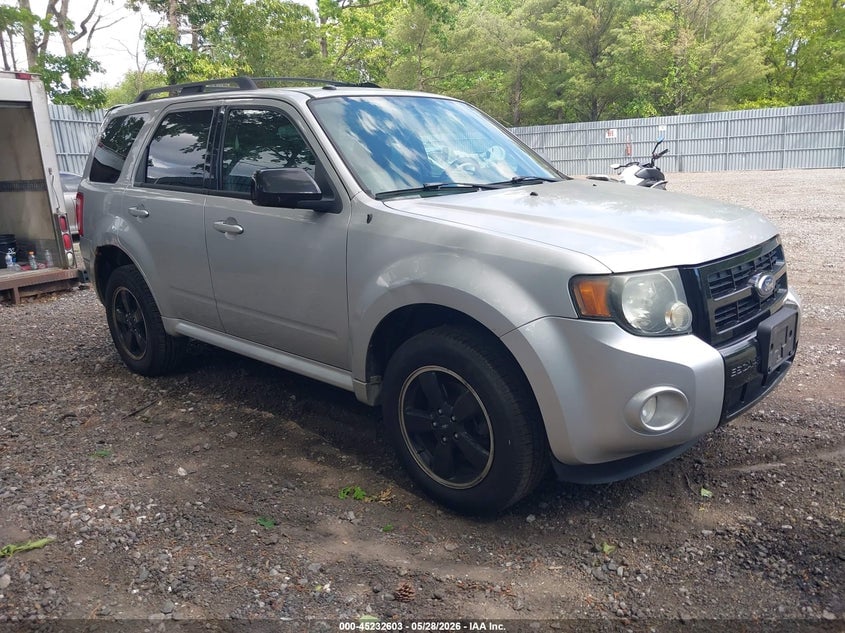 2010 FORD ESCAPE XLT | 1FMCU0D72AKB18397 | UPCARS