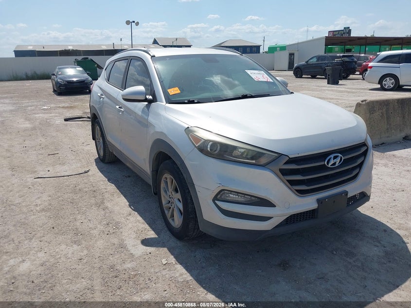 2016 HYUNDAI TUCSON SE | KM8J33A44GU184033 | UPCARS