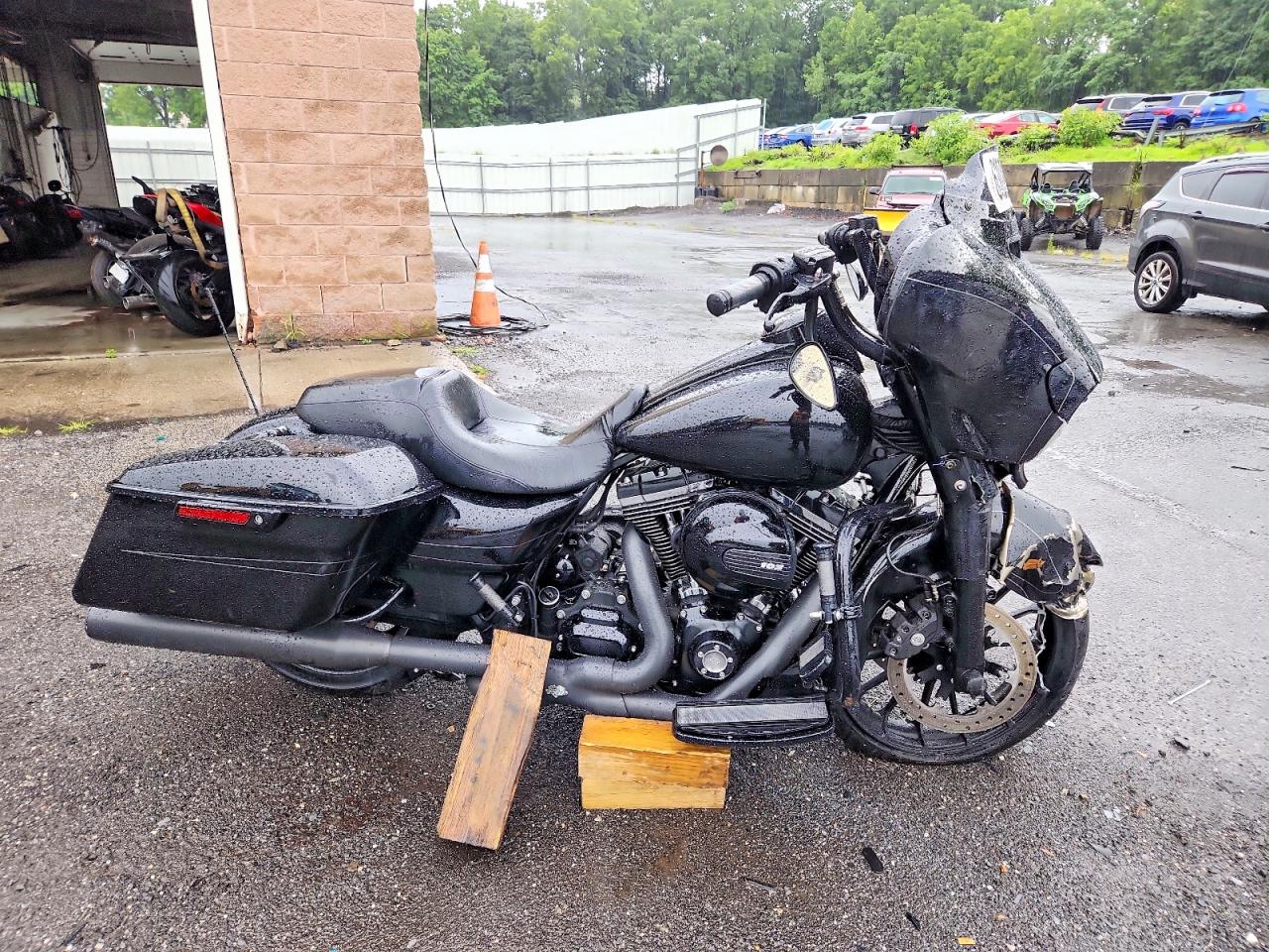 2015 HARLEY-DAVIDSON FL STREET GLIDE SPECIAL | 1HD1KRM11FB703964 | UPCARS