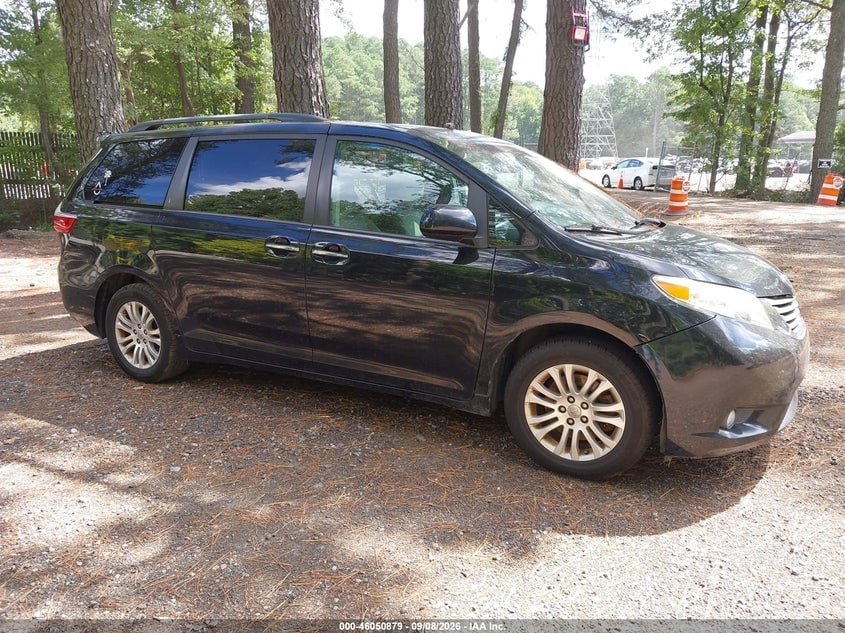 2017 TOYOTA SIENNA XLE 8 PASSENGER | 5TDYZ3DCXHS795808 | UPCARS