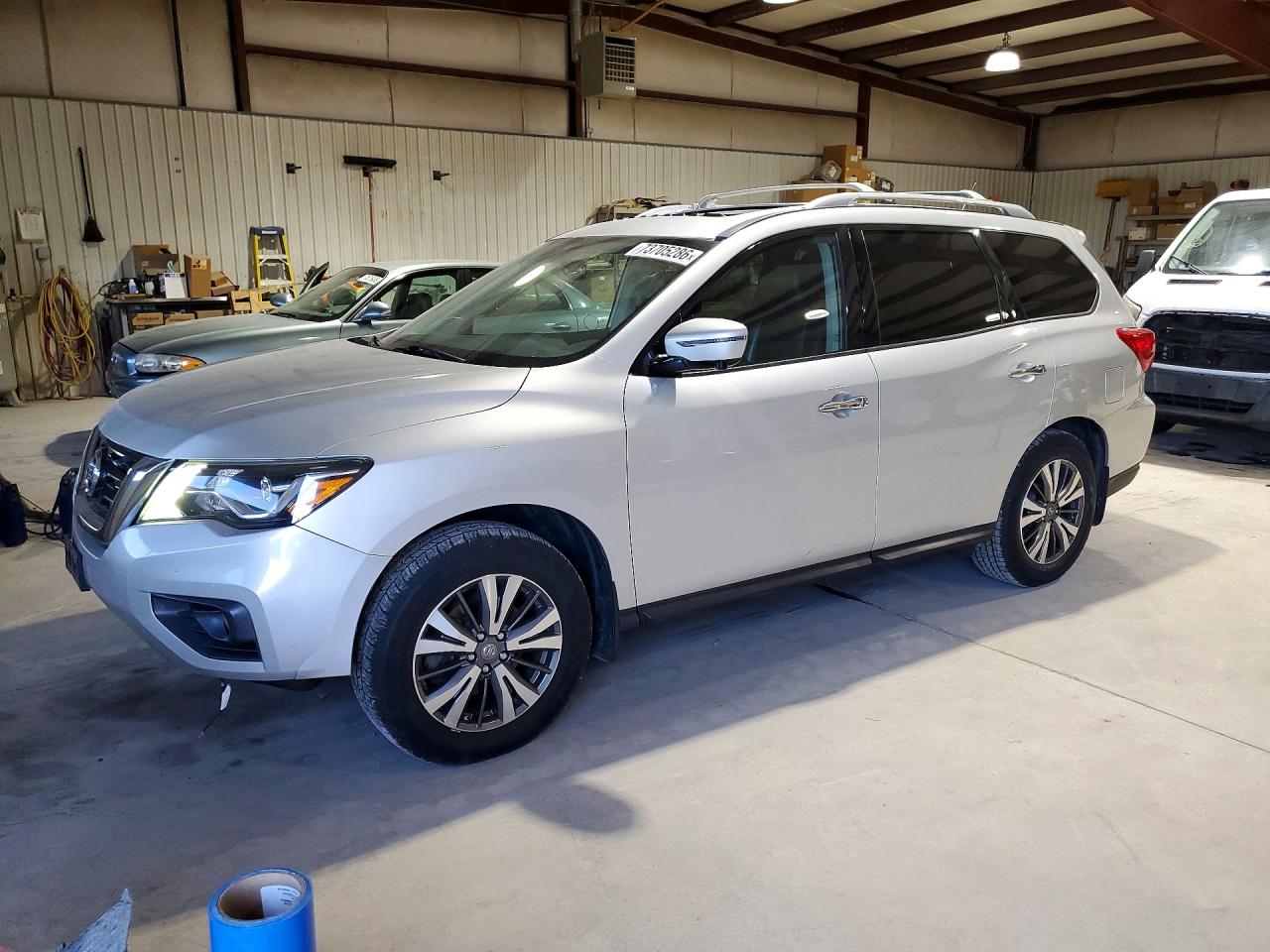 2017 NISSAN PATHFINDER SL | 5N1DR2MMXHC675120 | UPCARS