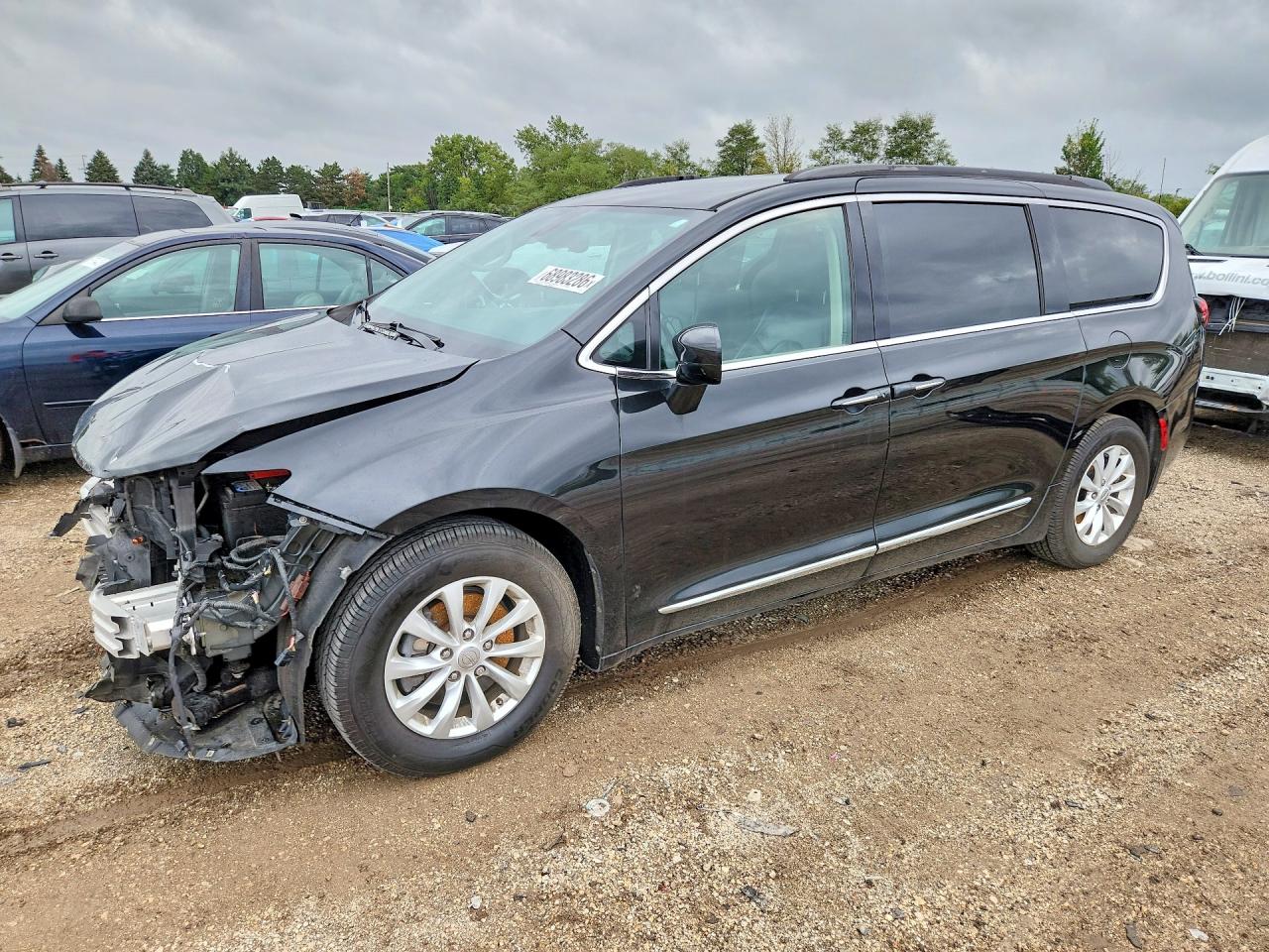 2017 CHRYSLER PACIFICA TOURING L | 2C4RC1BG2HR854732 | UPCARS