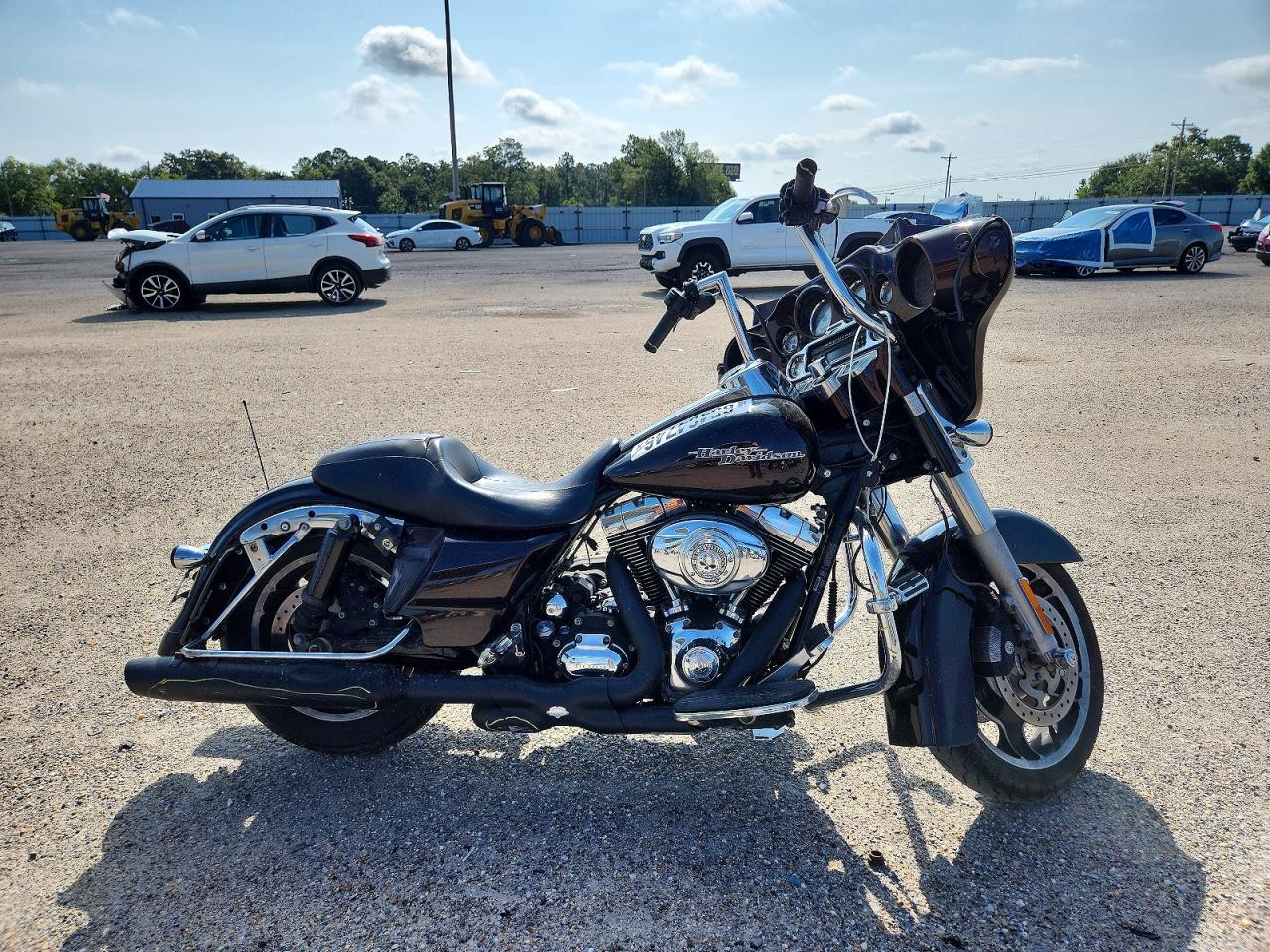 2011 HARLEY-DAVIDSON FL | 1HD1KB412BB606564 | UPCARS