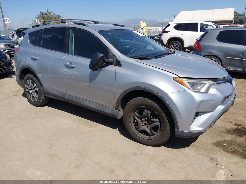 2018 TOYOTA RAV4 LE | 2T3BFREVXJW697481 | UPCARS