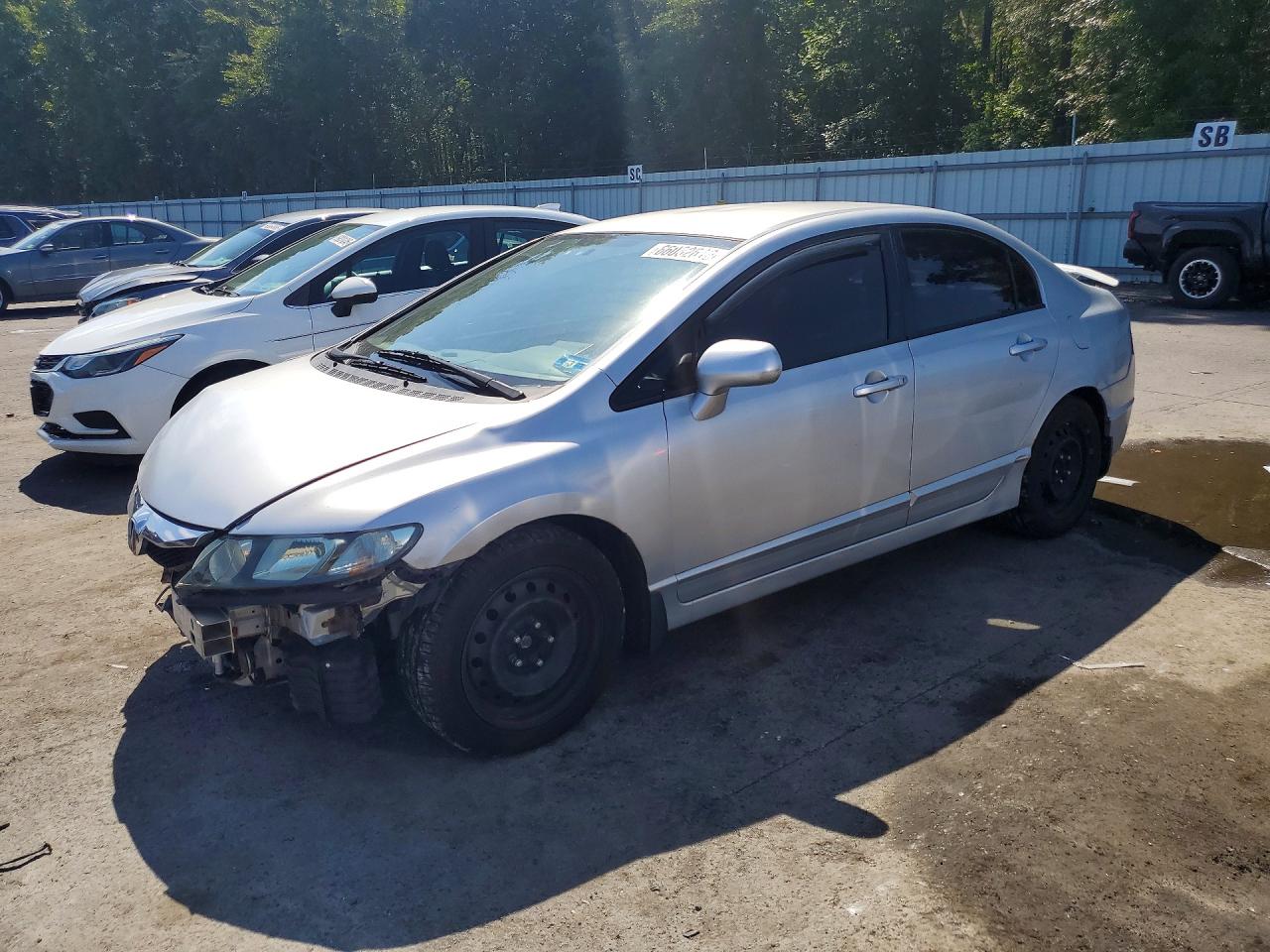 2011 HONDA CIVIC LX | 2HGFA1F57BH526562 | UPCARS