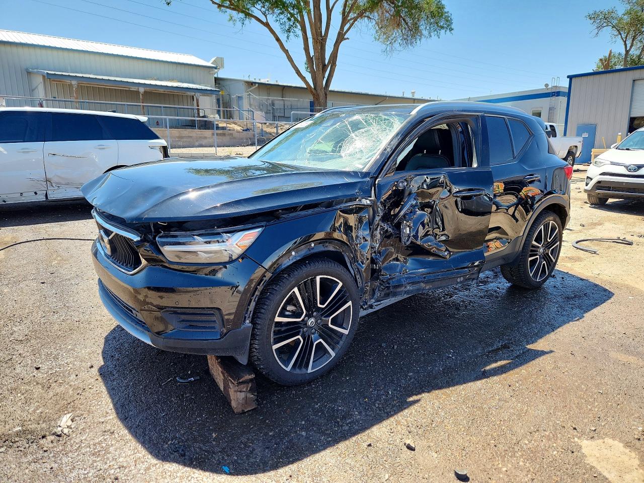 2020 VOLVO XC40 T5 MOMENTUM | YV4162UK9L2263300 | UPCARS
