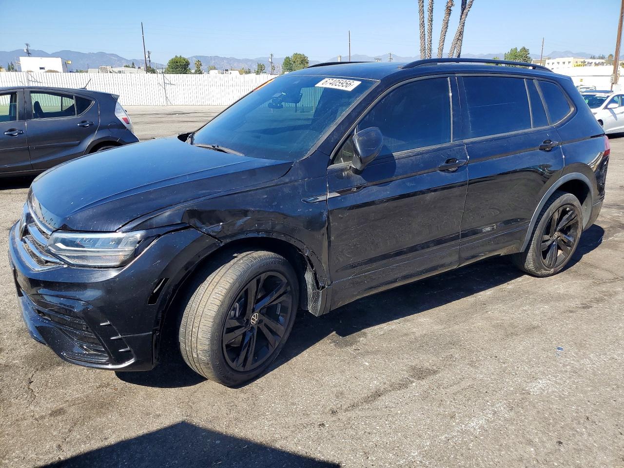 2023 VOLKSWAGEN TIGUAN SE R-LINE BLACK | 3VVCB7AX5PM057962 | UPCARS