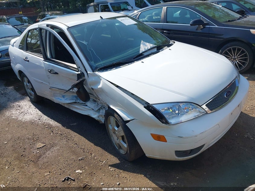 2006 FORD FOCUS ZX4 | 1FAFP34N56W106811 | UPCARS