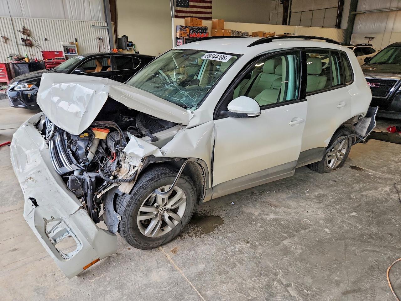 2017 VOLKSWAGEN TIGUAN S | WVGBV7AX0HK002079 | UPCARS