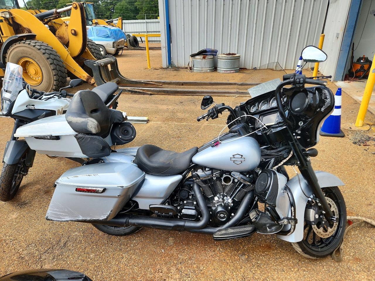 2019 HARLEY-DAVIDSON FL | 1HD1KRP10KB600475 | UPCARS