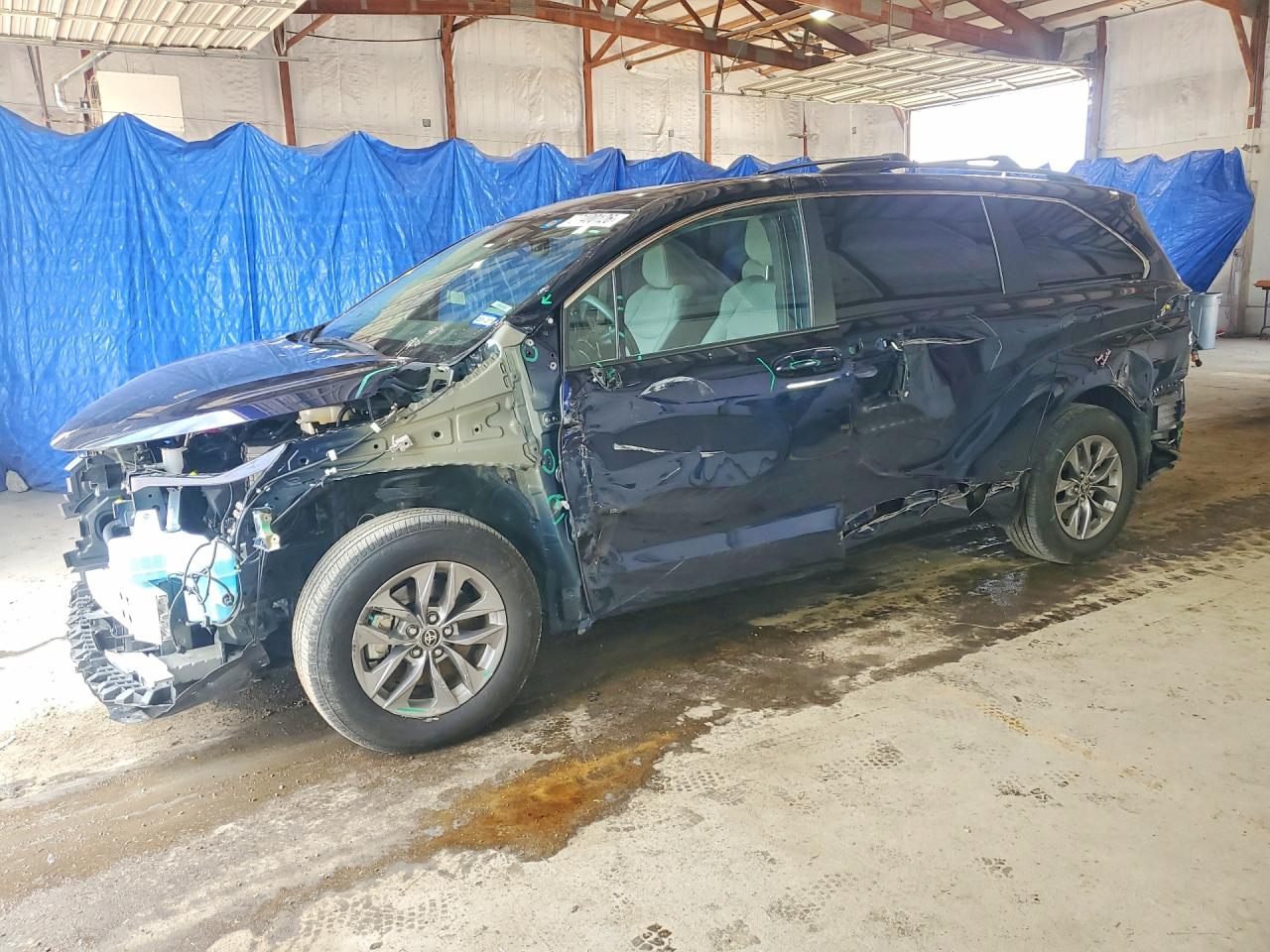 2025 TOYOTA SIENNA LE | 5TDBRKEC1SS263479 | UPCARS
