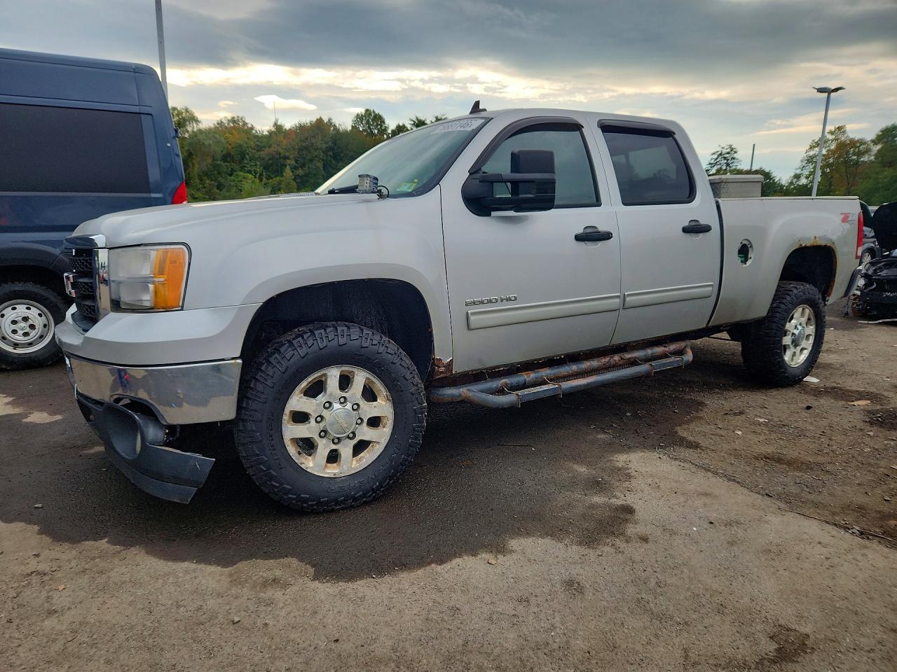 2011 GMC SIERRA K2500 SLE | 1GT120C88BF240980 | UPCARS