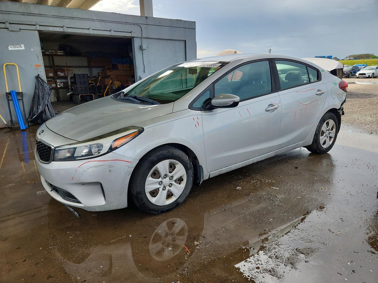2018 KIA FORTE LX | 3KPFL4A74JE248216 | UPCARS