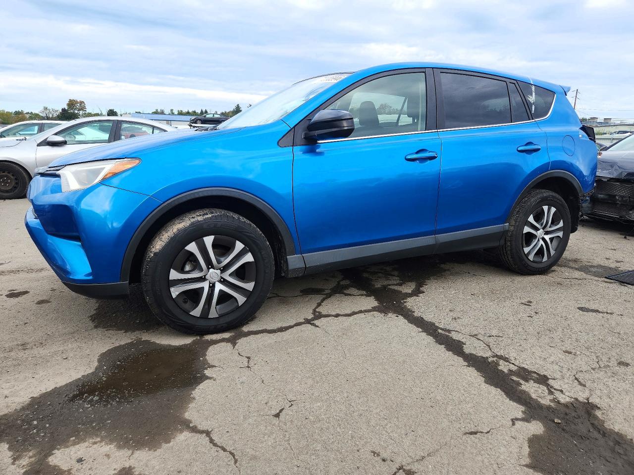 2018 TOYOTA RAV4 LE | JTMBFREV2JJ183171 | UPCARS