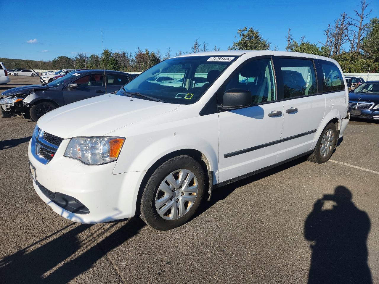 2015 DODGE CARAVAN SE | 2C4RDGBG0FR748695 | UPCARS