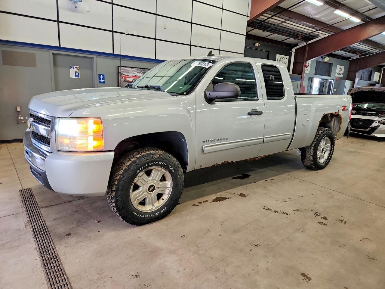 2010 CHEVROLET SILVERADO K1500 LT | 1GCSKSE31AZ109324 | UPCARS