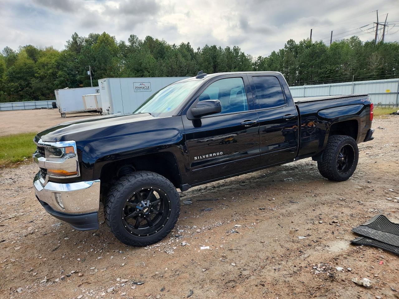 2017 CHEVROLET SILVERADO K1500 LT | 1GCVKREC7HZ380016 | UPCARS