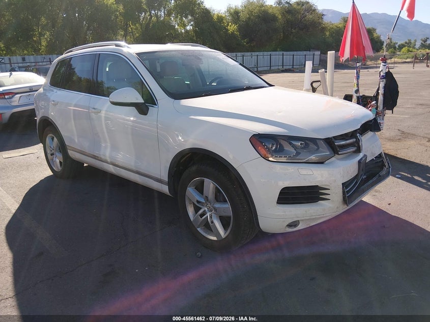 2011 VOLKSWAGEN TOUAREG VR6 LUX | WVGFF9BP8BD002495 | UPCARS