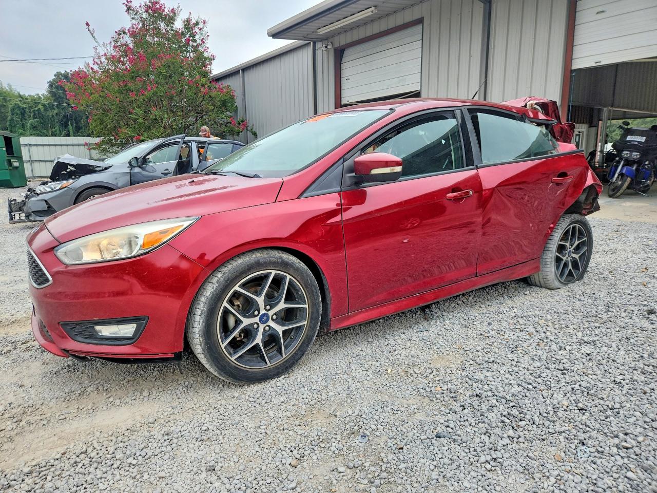 2016 FORD FOCU SE | 1FADP3K28GL356031 | UPCARS