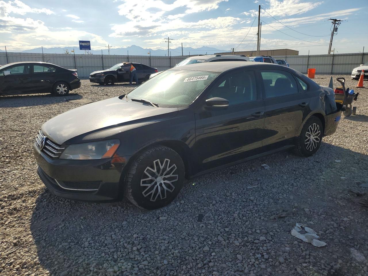 2014 VOLKSWAGEN PASSAT S | 1VWAS7A38EC065388 | UPCARS