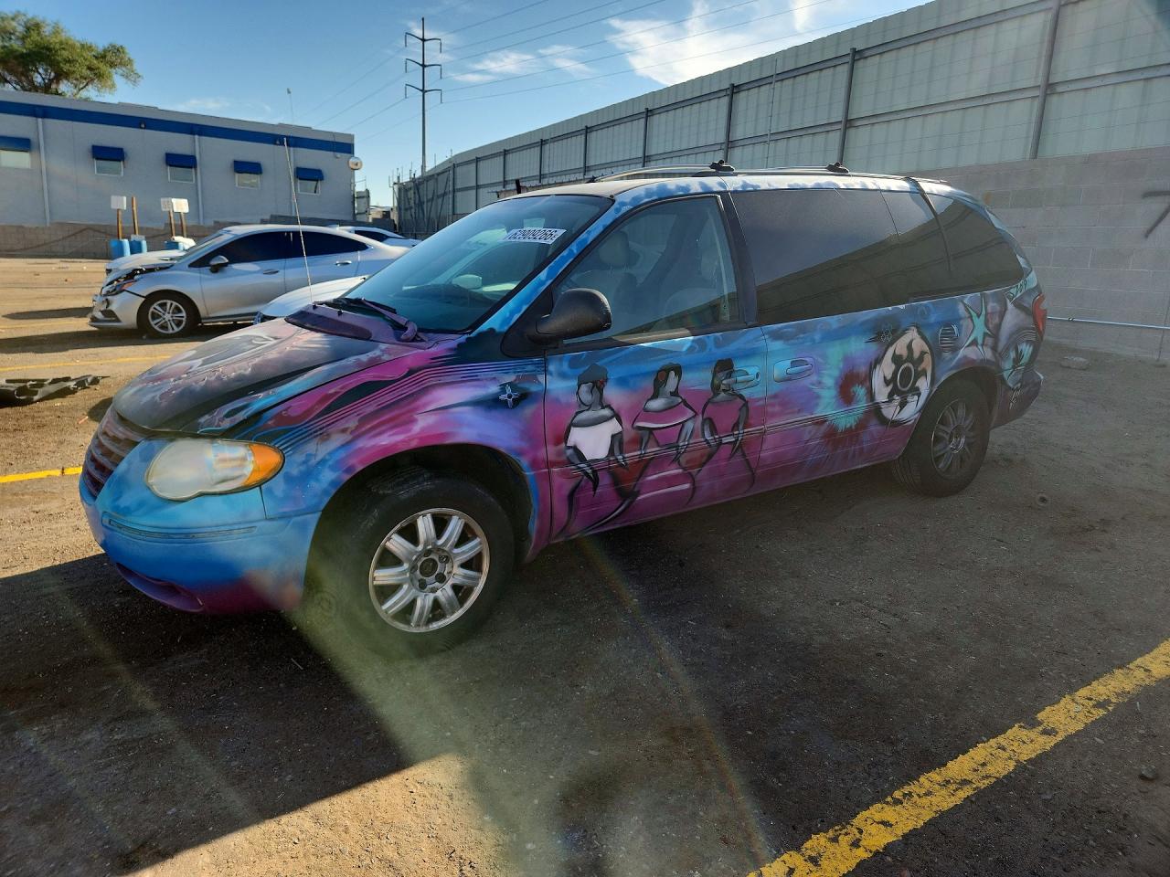 2005 CHRYSLER MINIVAN LIMITED | 2C8GP64L75R240689 | UPCARS