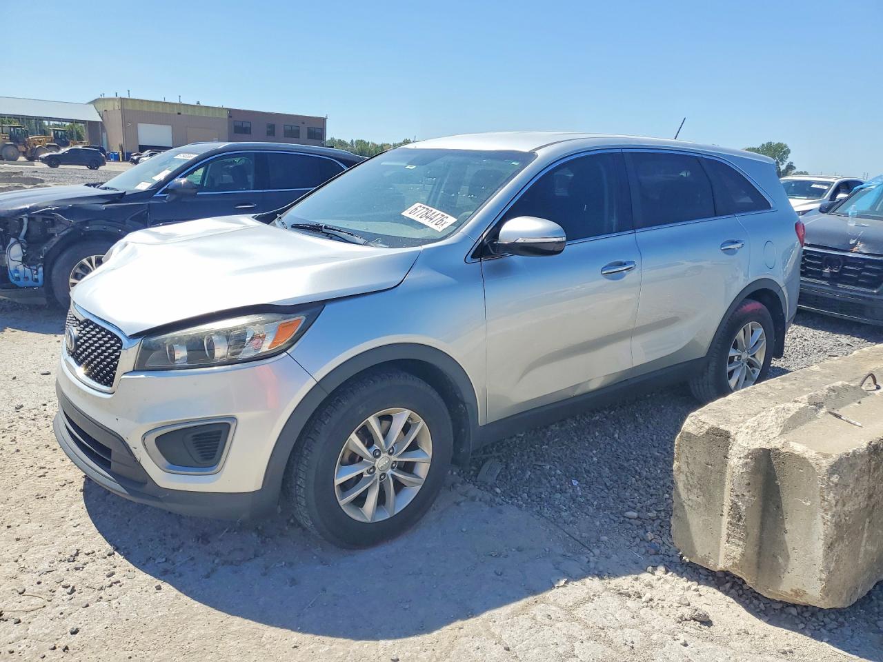 2016 KIA SORENTO L | 5XYPG4A33GG130885 | UPCARS