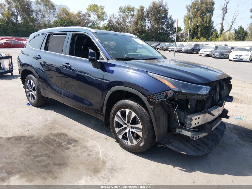 2022 TOYOTA HIGHLANDER XLE | 5TDGZRBH2NS197351 | UPCARS