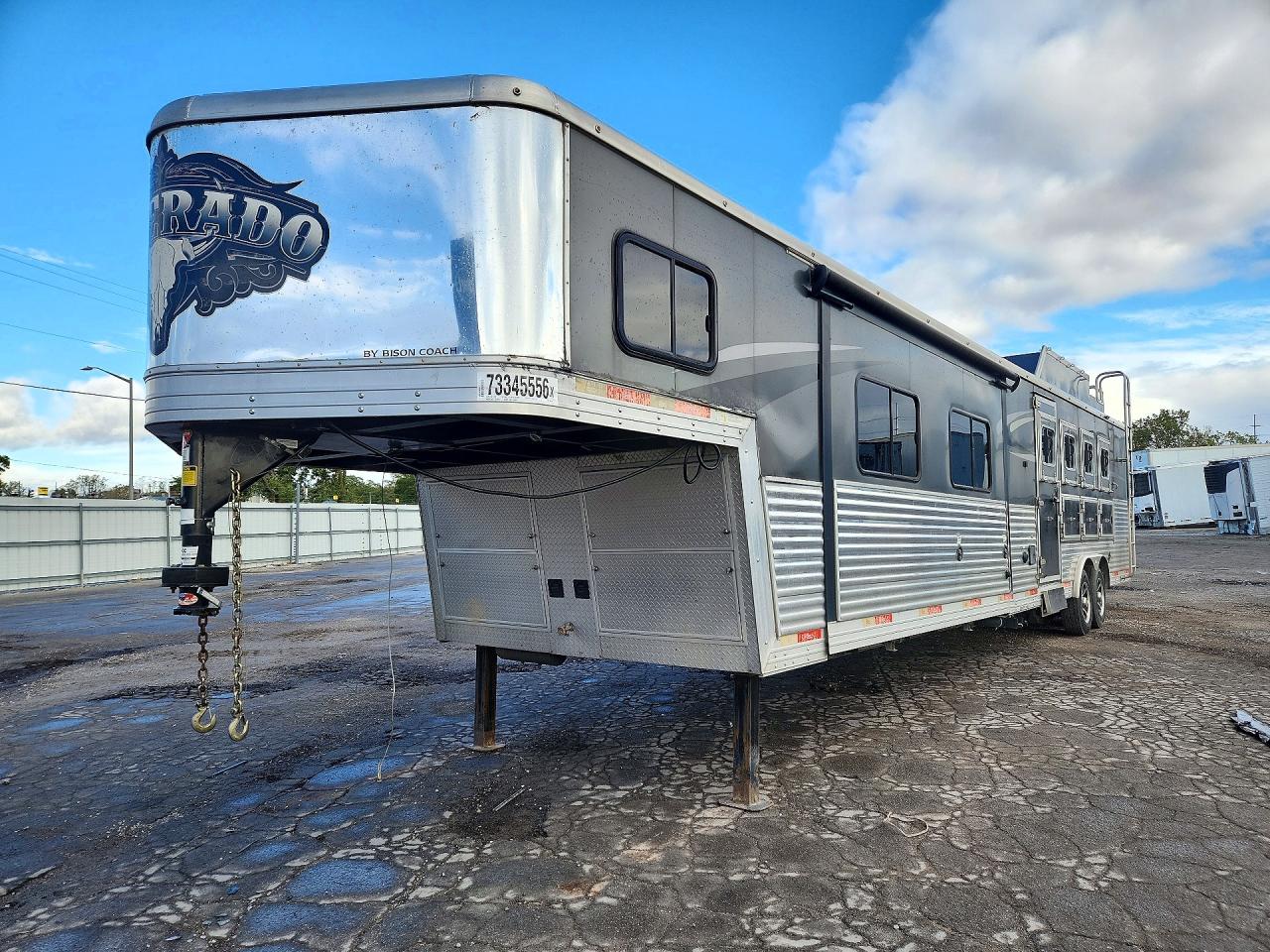 2018 BISON UNKNOWN COACH SILVERADO HORSE TRAILER | 51Y3C6N29J2007683 | UPCARS