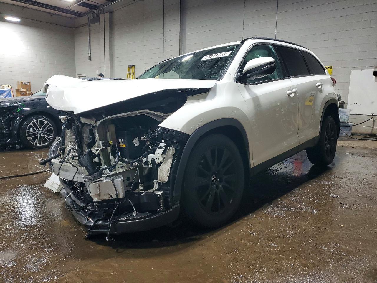 2019 TOYOTA HIGHLANDER SE | 5TDJZRFHXKS603663 | UPCARS