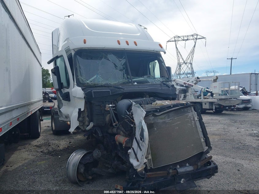 2018 FREIGHTLINER CASCADIA 125 | 3AKJGLDR3JSJB7512 | UPCARS
