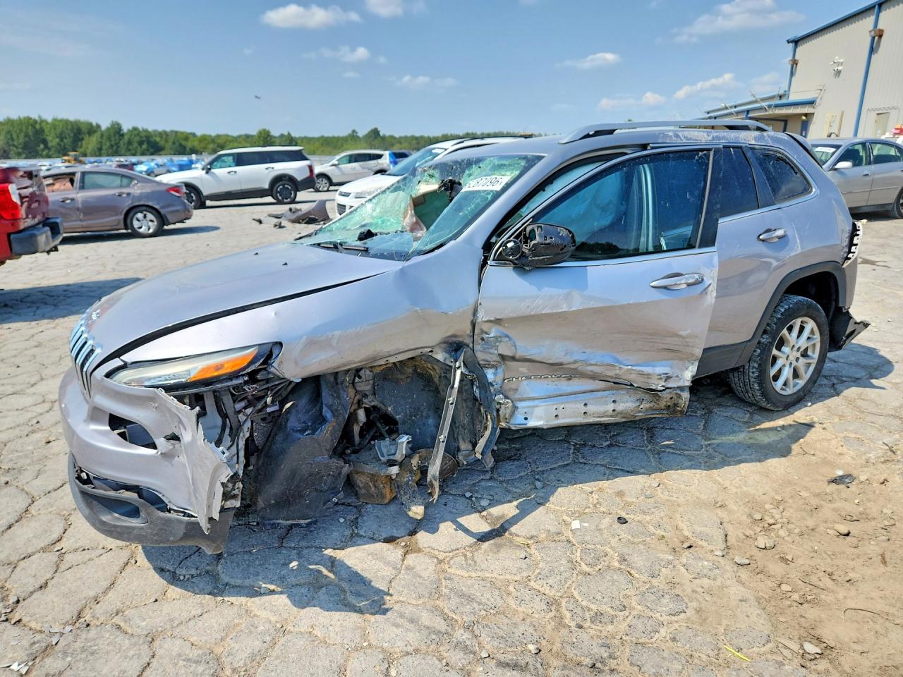 2015 JEEP CHEROKEE LATITUDE | 1C4PJLCB2FW793687 | UPCARS