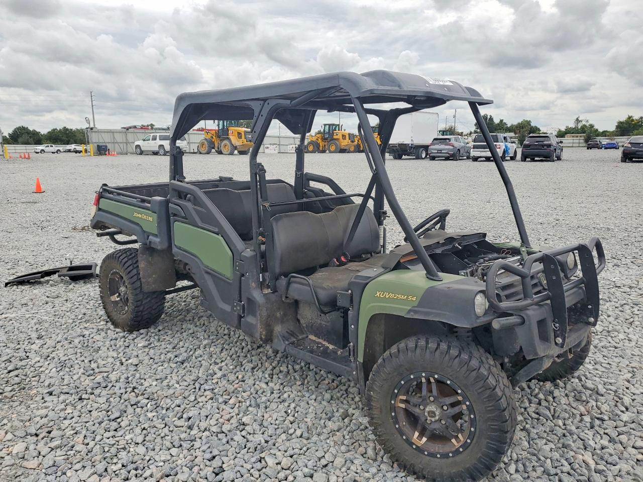 2024 JOHN DEER INDUSTRIAL E XUV825M UTILITY VEHICLE | 1M0825MBCRM070574 | UPCARS