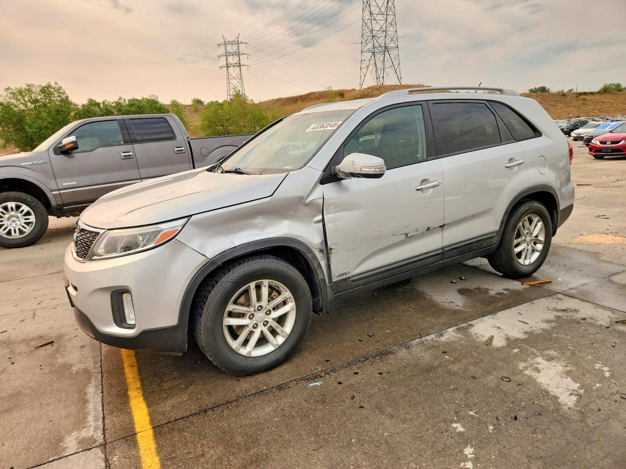 2015 KIA SORENTO LX | 5XYKTDA71FG550670 | UPCARS