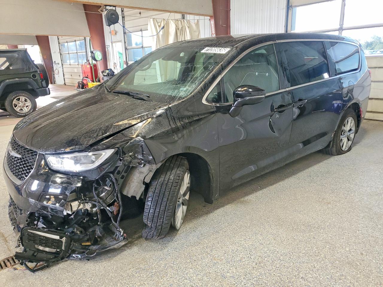 2026 CHRYSLER PACIFICA LIMITED | 2C4RC1GG5TR200180 | UPCARS