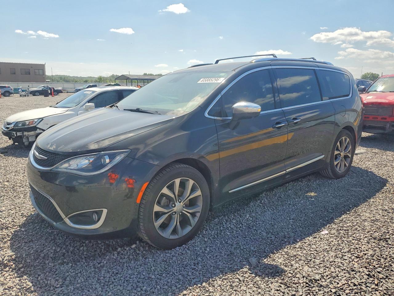 2017 CHRYSLER PACIFICA LIMITED | 2C4RC1GG8HR643382 | UPCARS