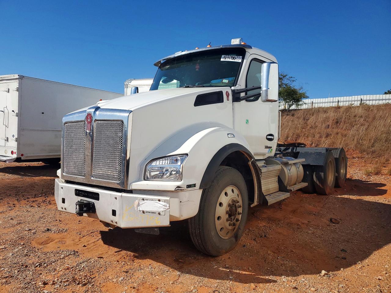 2023 KENWORTH T880 SEMI TRUCK | 1XKZD40XXPJ261421 | UPCARS