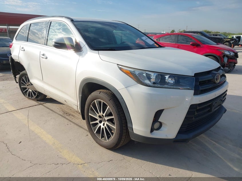 2018 TOYOTA HIGHLANDER SE | 5TDKZRFHXJS535481 | UPCARS
