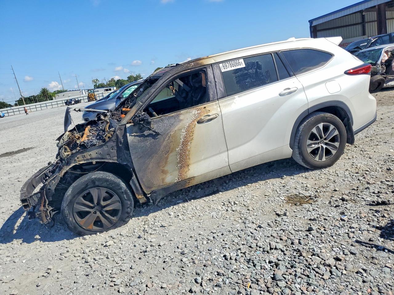 2022 TOYOTA HIGHLANDER XLE | 5TDGBRCH6NS538513 | UPCARS