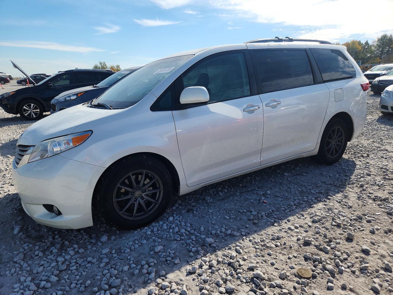 2015 TOYOTA SIENNA XLE 8-PASSENGER | 5TDYK3DC9FS549365 | UPCARS
