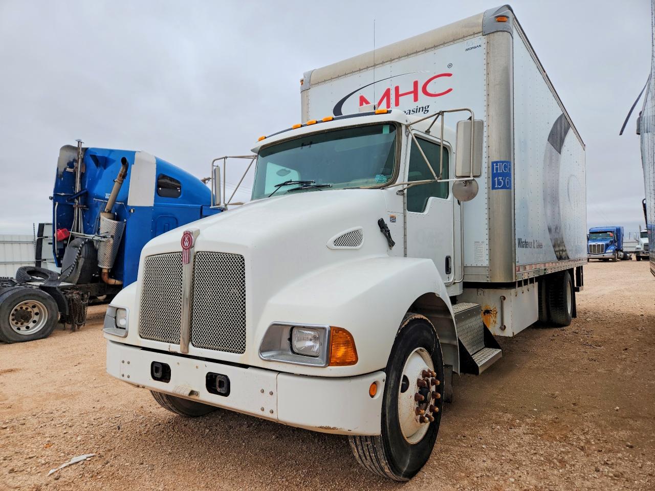 2006 KENWORTH ALL OTHER BOX TRUCK | 2NKMHY6X66M139329 | UPCARS