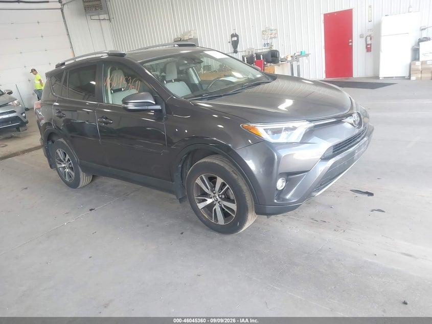 2017 TOYOTA RAV4 XLE | JTMRFREVXHJ120117 | UPCARS
