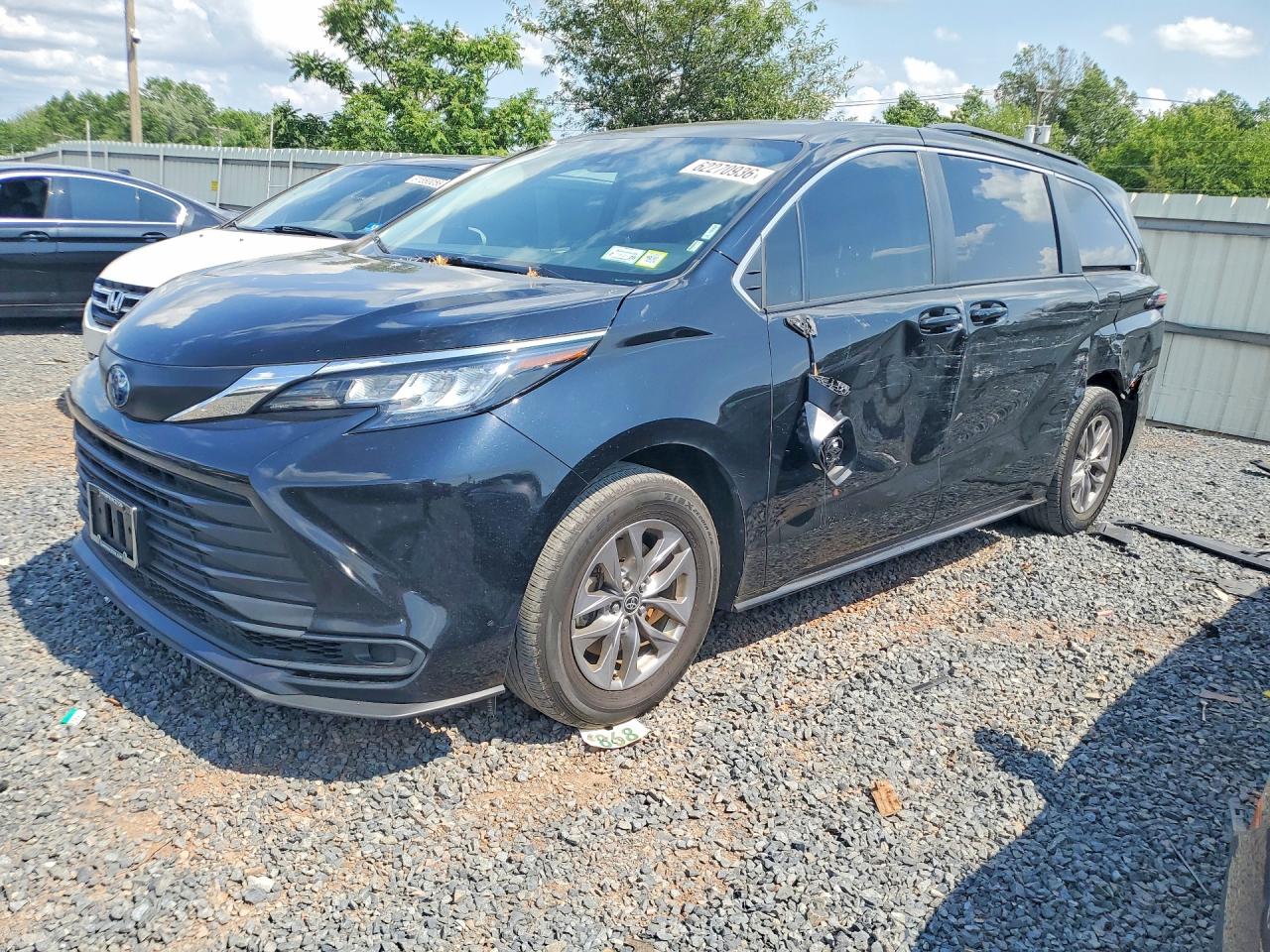 2023 TOYOTA SIENNA LE | 5TDKRKEC2PS174592 | UPCARS