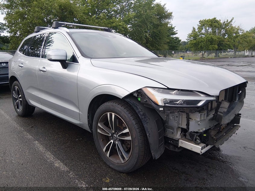 2018 VOLVO XC60 T6 MOMENTUM | YV4A22RK6J1045113 | UPCARS