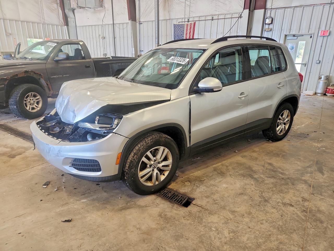 2016 VOLKSWAGEN TIGUAN S | WVGBV7AX0GW009251 | UPCARS
