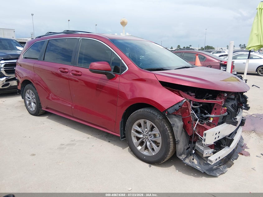 2024 TOYOTA SIENNA LE | 5TDKRKEC3RS200846 | UPCARS