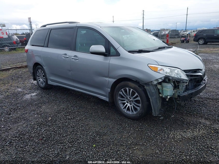 2018 TOYOTA SIENNA XLE PREMIUM 8 PASSENGER | 5TDYZ3DCXJS935684 | UPCARS
