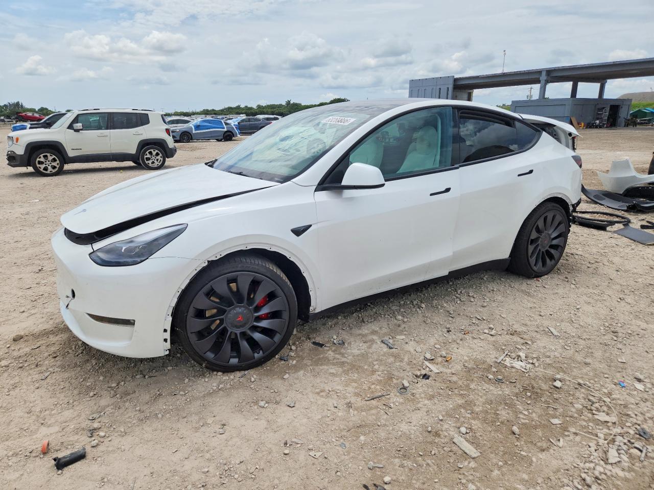 2024 TESLA MODEL Y | 7SAYGDEF9RF040825 | UPCARS
